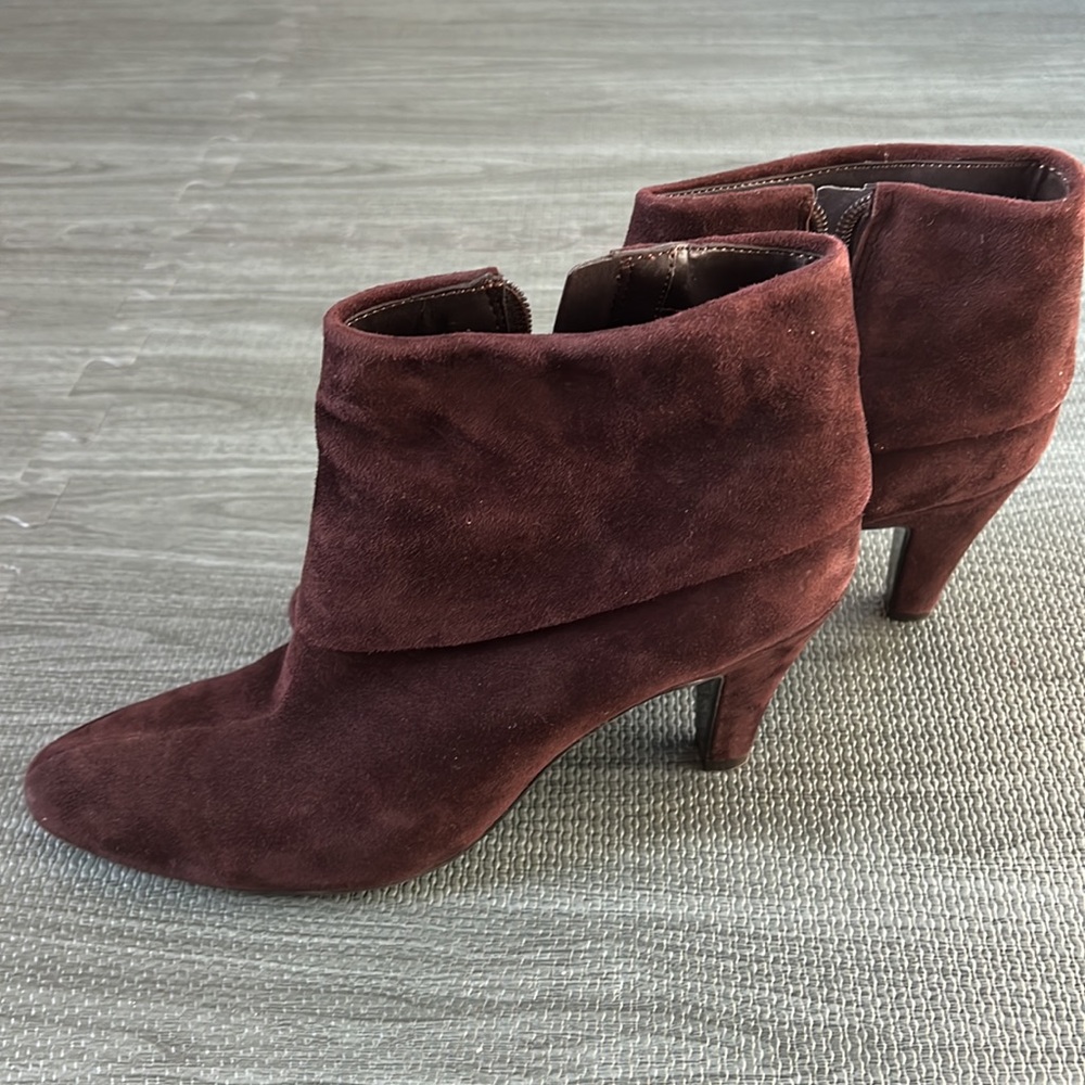 Bandalino brown suede ankle boots